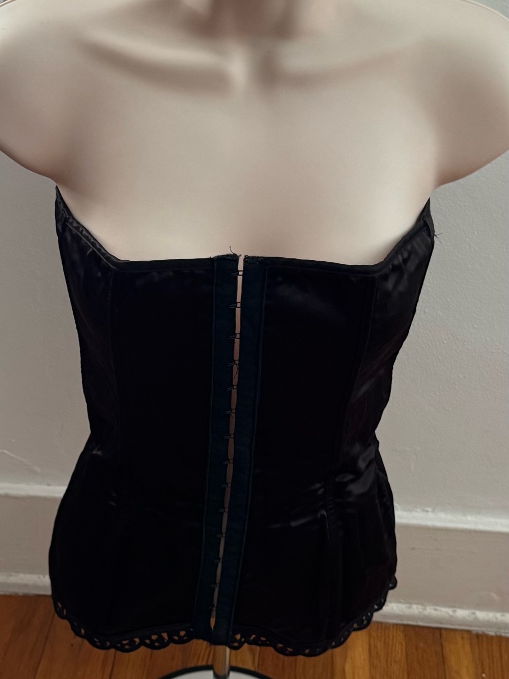 Black Strapless satin boned Corset with lace trim and pink lining, size XL boho